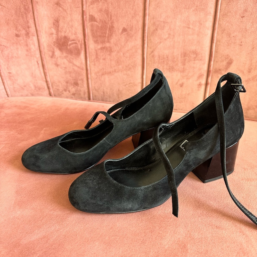 Gianni Bini Black Suede Block Heel Shoes